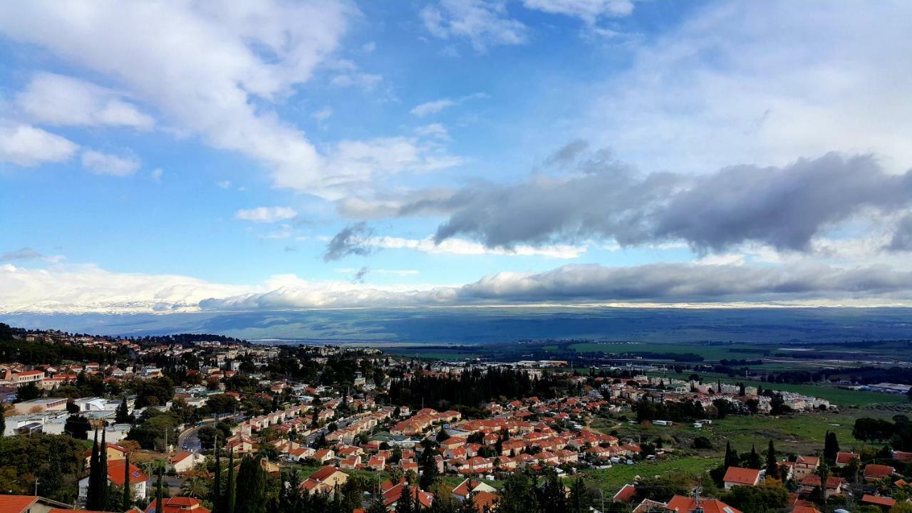 Adva High Above All Rosh Pinna Exteriör bild